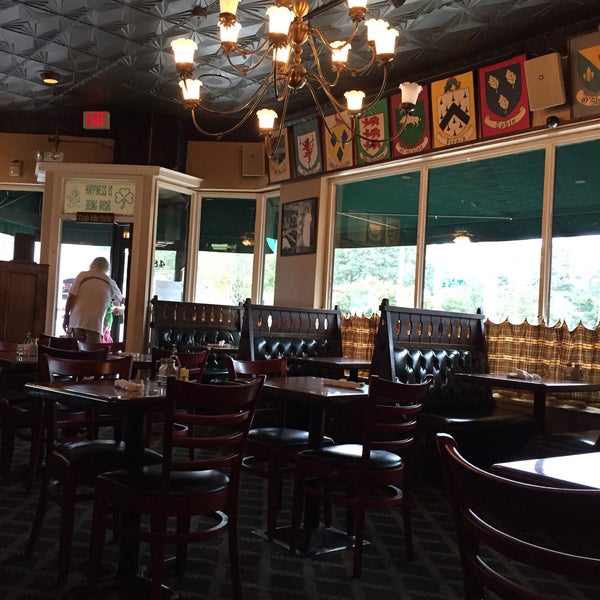 รูปภาพถ่ายที่ O&#39;Tooles Restaurant &amp; Pub โดย Jay W. เมื่อ 8/30/2015