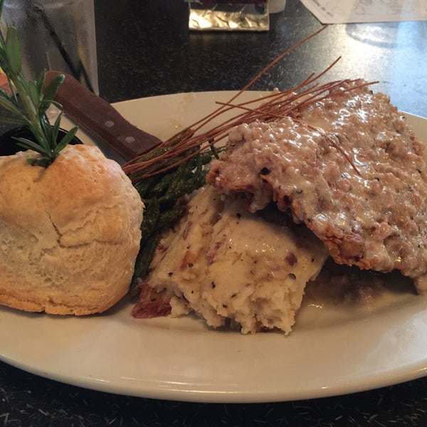 Photo taken at Hash House A Go Go - Plano by Wade F. on 6/29/2016