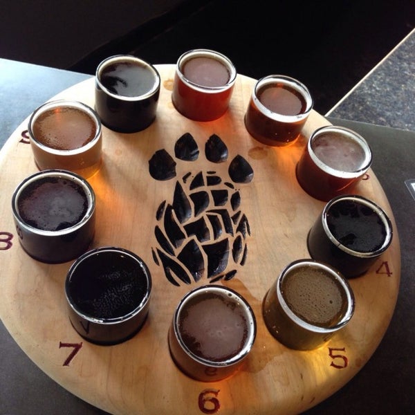 12/5/2015 tarihinde Beer J.ziyaretçi tarafından Paw Paw Brewing Company'de çekilen fotoğraf