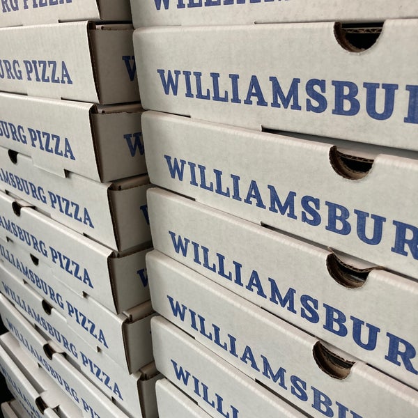รูปภาพถ่ายที่ Williamsburg Pizza โดย Elska M. เมื่อ 2/23/2021