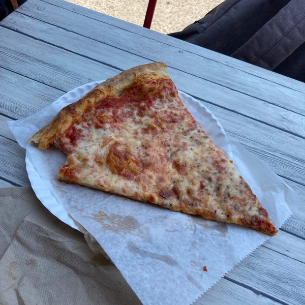 Photo taken at Williamsburg Pizza by Elska M. on 7/23/2021