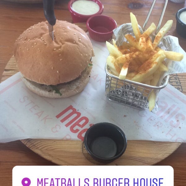 Foto tomada en Meatballs Burger House  por KaAn el 3/17/2018