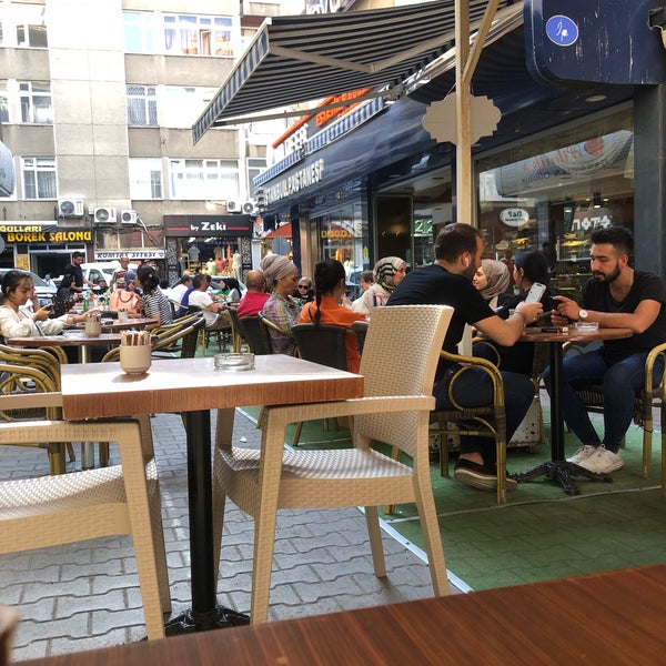Foto scattata a İstanbul Pastanesi da Mhrrm O. il 8/3/2022