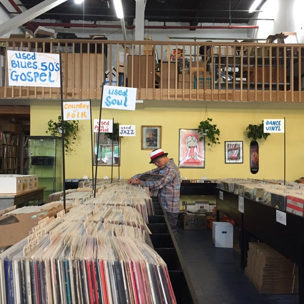 Photo taken at Academy Records Annex by VIEWWO O. on 5/17/2016