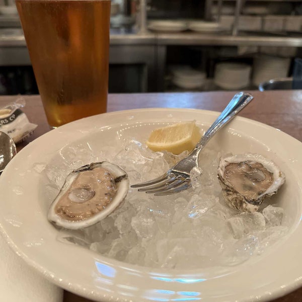 Photo taken at Grand Central Oyster Bar by Steve D. on 11/8/2022