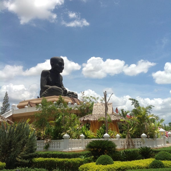 Wat Huay Mongkol