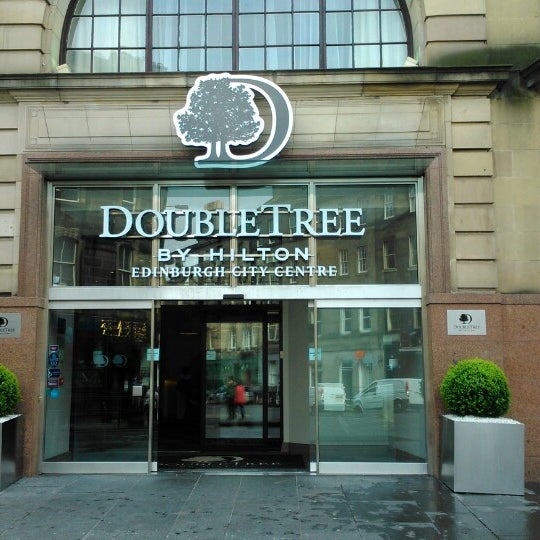 Photo taken at DoubleTree by Hilton Edinburgh City Centre by Ozimar P. on 4/16/2014