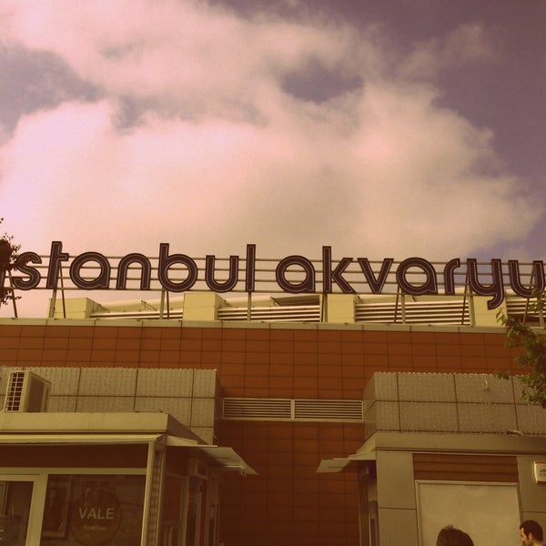 Photo taken at İstanbul Akvaryum by Birsennaz K. on 5/3/2013