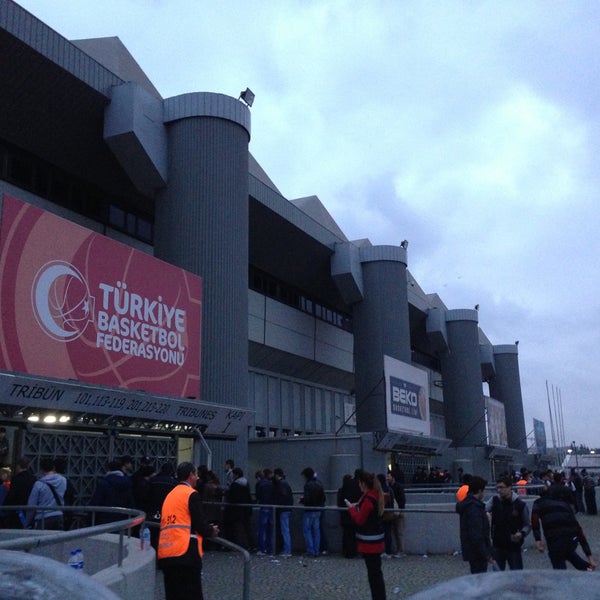 Снимок сделан в Abdi İpekçi Arena пользователем Birol B. 4/18/2013