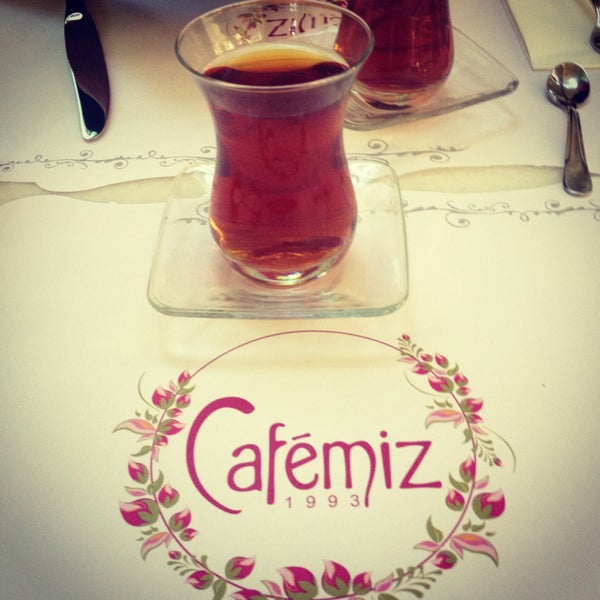 Photo taken at Cafemiz by Başabela_kedi on 5/2/2013