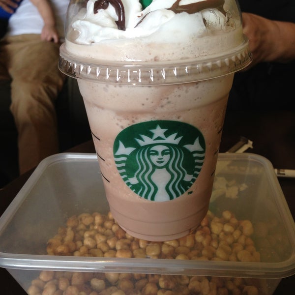 4/19/2013 tarihinde Candice C.ziyaretçi tarafından Starbucks'de çekilen fotoğraf