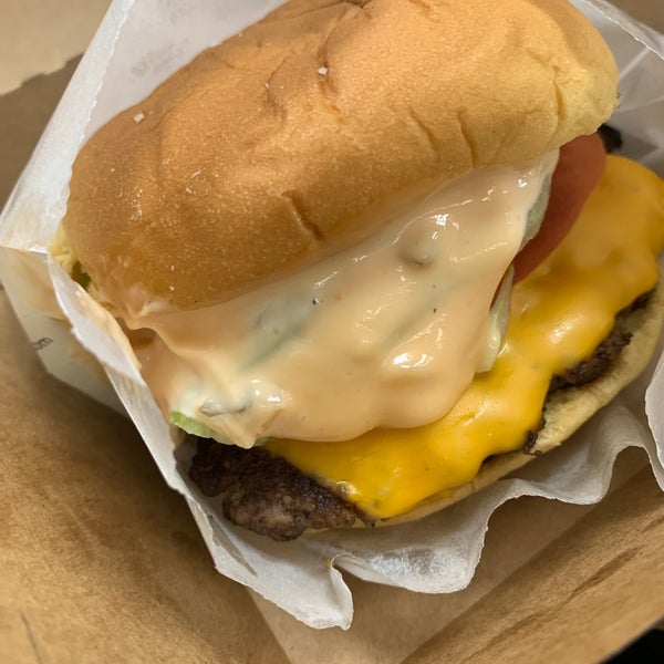 مذاق البرجر Fast Food Restaurant In Wadi Ad Dawasir