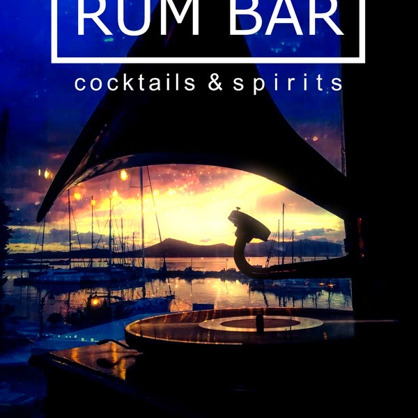 Снимок сделан в The Rum Bar cocktails &amp; spirits пользователем Stratos T. 3/26/2019