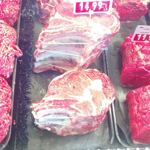 Photo taken at Hopcott Premium Meats by Randy R. on 4/28/2013