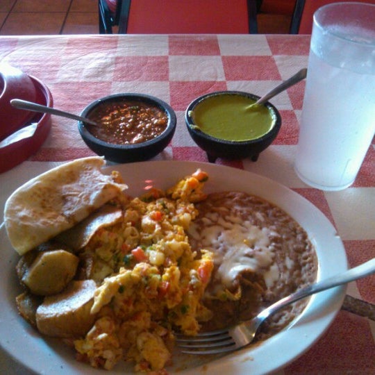 Photo taken at Las Cazuelas Mexican Restuarant by John H. on 11/23/2012