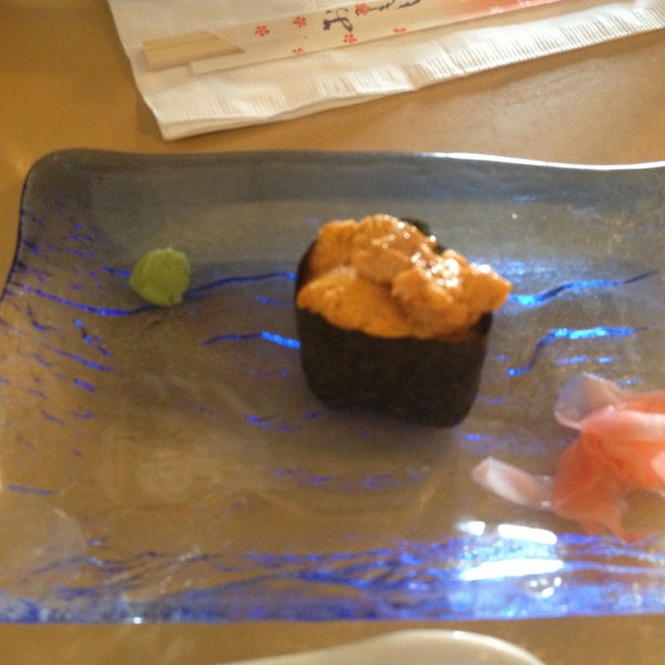 Foto diambil di Sushi Cafe &amp; Shilla Korean Restaurant oleh Fabio P. pada 5/1/2013