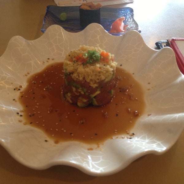 Foto scattata a Sushi Cafe &amp; Shilla Korean Restaurant da Fabio P. il 5/1/2013