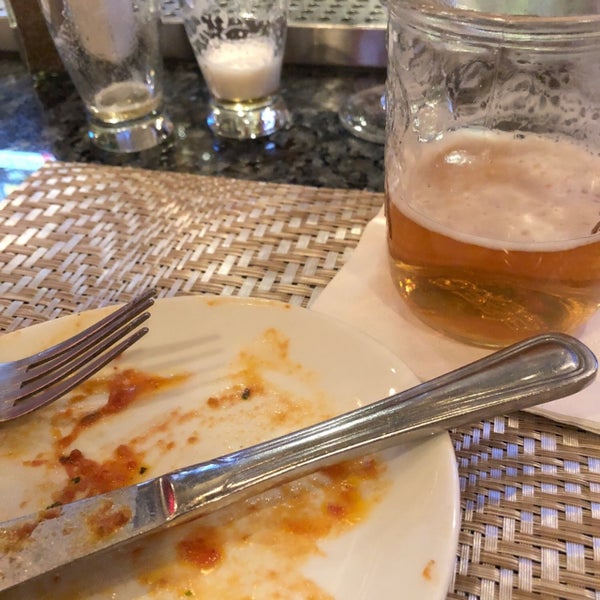 2/16/2019 tarihinde Michael M.ziyaretçi tarafından Basils Greek Dining'de çekilen fotoğraf
