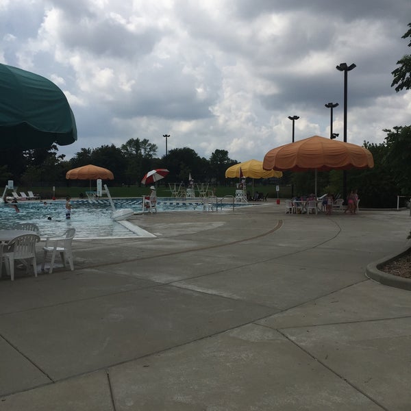 Schulz Aquatic Center 1301 W Hampton Ave