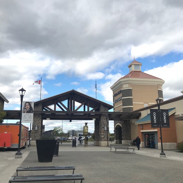 Photos at Premium Outlets Montr al Outlet Mall
