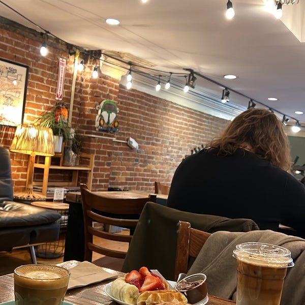 1/18/2024 tarihinde Wedyan .ziyaretçi tarafından Delanie&#39;s Coffee'de çekilen fotoğraf