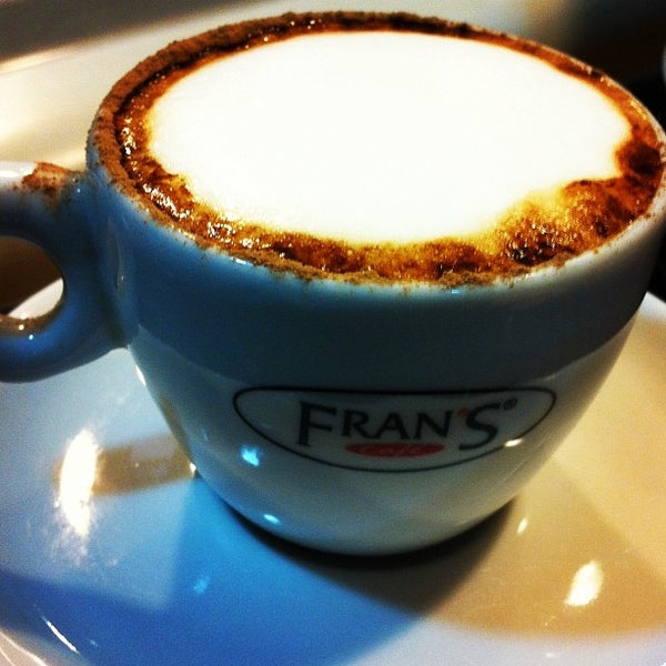 Foto tirada no(a) Fran&#39;s Café por Silvio A. em 3/11/2013