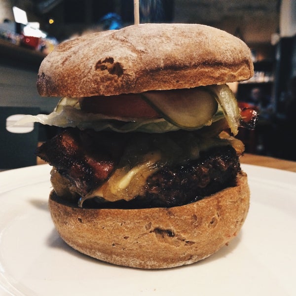 Бургерная в риге. Menyu street burger ташкент ц1. Burger street кызыл. Бургеры стрит. Бургер стрит мамадыш.