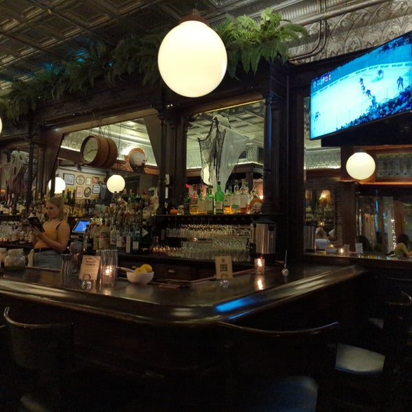 10/26/2022 tarihinde Ted S.ziyaretçi tarafından Teddy&#39;s Bar &amp; Grill'de çekilen fotoğraf