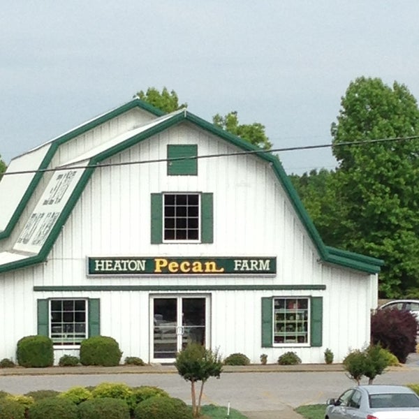 Heaton Pecan Farm Dessert Shop in Clanton