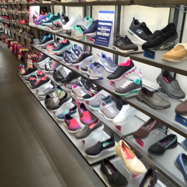 sund fornuft samarbejde Vi ses i morgen SKECHERS Retail - Shoe Store in Sherman Oaks