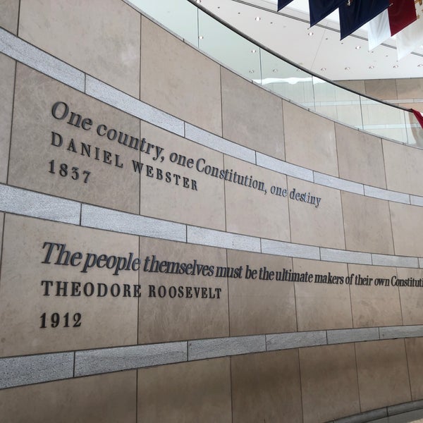 Photo taken at National Constitution Center by Leandro B. on 4/11/2019
