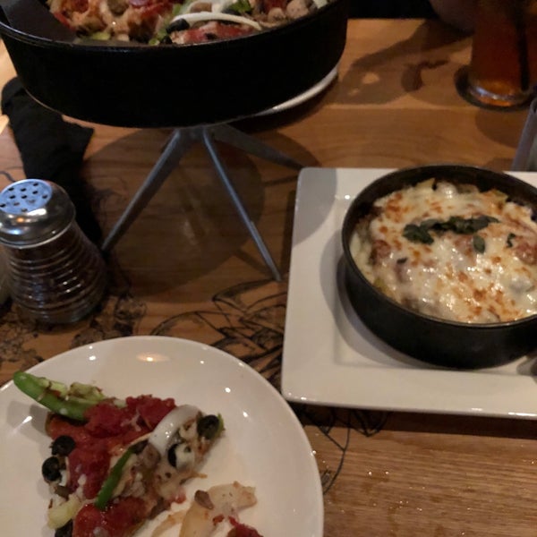 Photo taken at BJ&#39;s Restaurant &amp; Brewhouse by Leandro B. on 5/25/2019