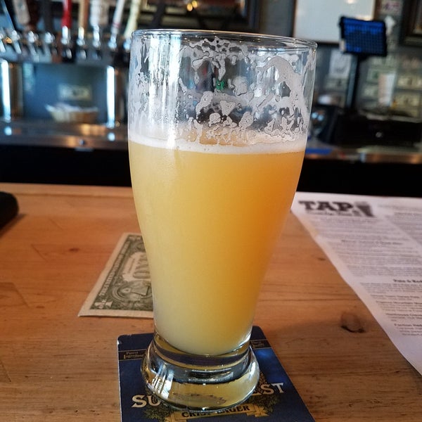 Photo taken at Tap 25 Craft Beer by Ed W. on 6/12/2018