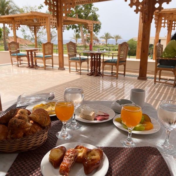 Das Foto wurde bei Mövenpick Resort Sharm el Sheikh von Close am 5/13/2022 aufgenommen
