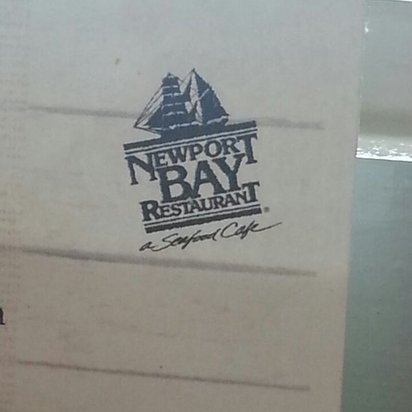 Das Foto wurde bei Newport Bay Restaurant von Meggle M. am 9/4/2014 aufgenommen