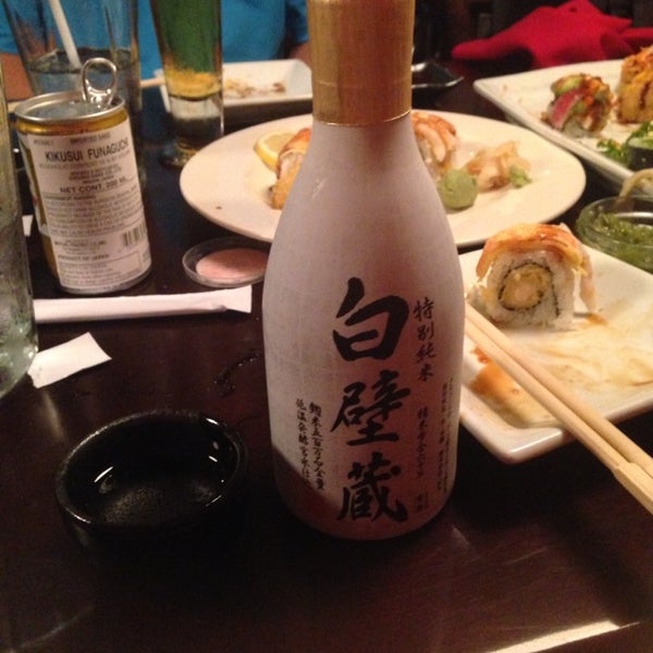 Everyone talking about how good the screaming-o is are 100% right. Very good sushi and high-quality sake; I was impressed. If you go on Sunday all the sushi is buy one get one half price.