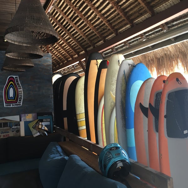 Das Foto wurde bei Endless Summer &amp; Surf Cafè von tekilalatina am 11/17/2015 aufgenommen