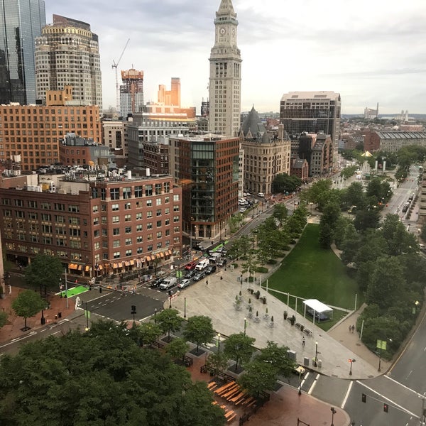 Foto scattata a Boston Harbor Hotel da TM🇶🇦 il 7/17/2019