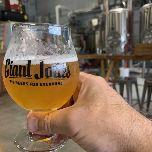 7/6/2022 tarihinde Michael M.ziyaretçi tarafından Giant Jones Brewing Company'de çekilen fotoğraf