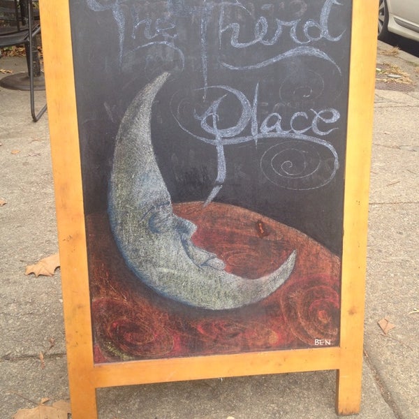 Foto scattata a The Third Place Coffeehouse da Joshua W. il 11/21/2013