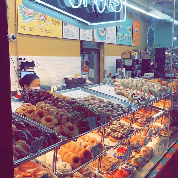 9/19/2021 tarihinde Dr.Jaziyaretçi tarafından California Donuts'de çekilen fotoğraf