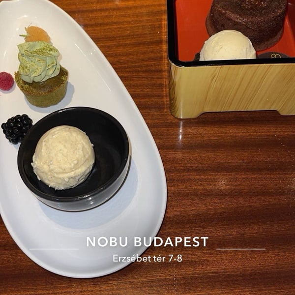 รูปภาพถ่ายที่ NOBU Budapest โดย Yazeed A. เมื่อ 10/29/2023