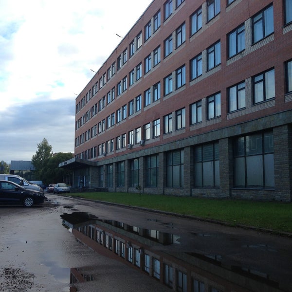 Грозненский нефтяной институт г. Гни. Нефтяной институт грозный. Нефтяной институт в грозном 1995. Налоговая антрацит лнр.