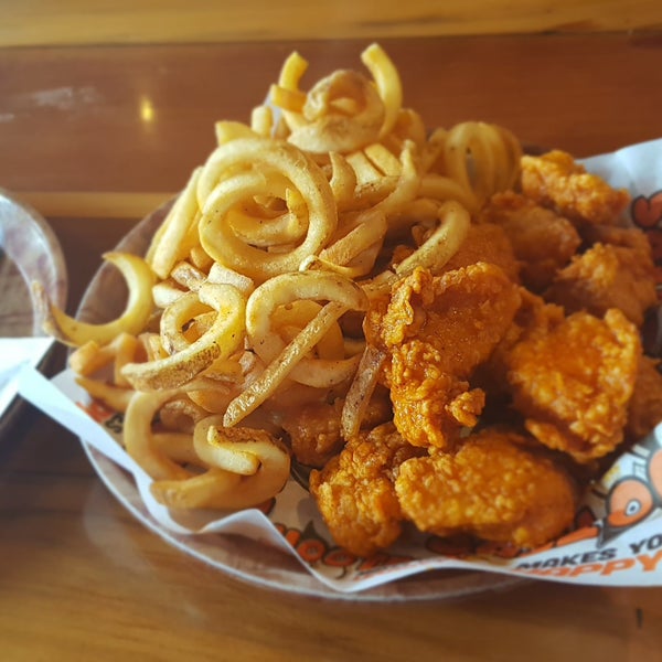 Photo taken at Hooters by Natalya P. on 7/5/2019