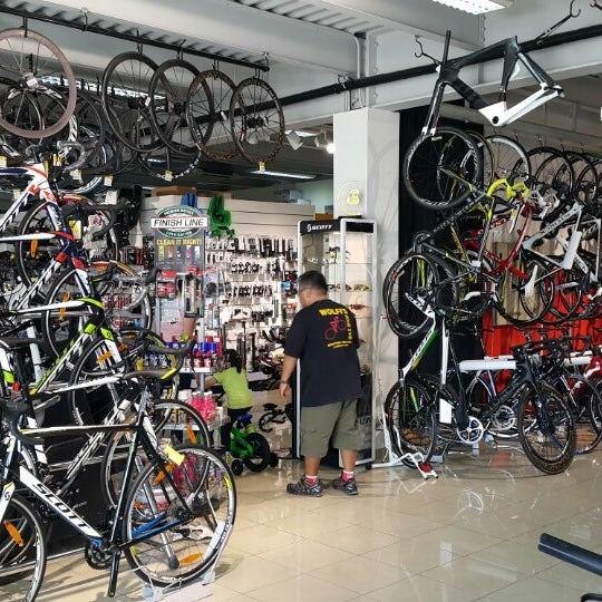 Photos at Wolfi's Bike Shop القوز 13 tips from 271 visitors