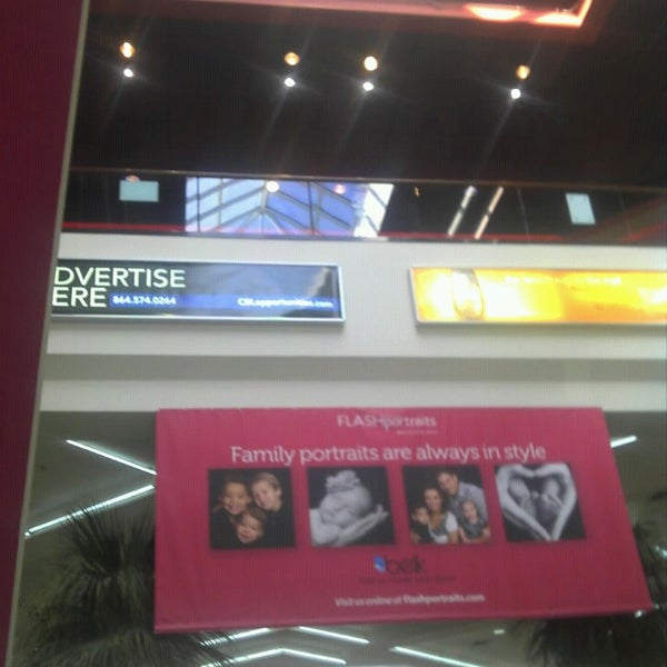 1/20/2014 tarihinde Mary O.ziyaretçi tarafından Westgate Mall'de çekilen fotoğraf