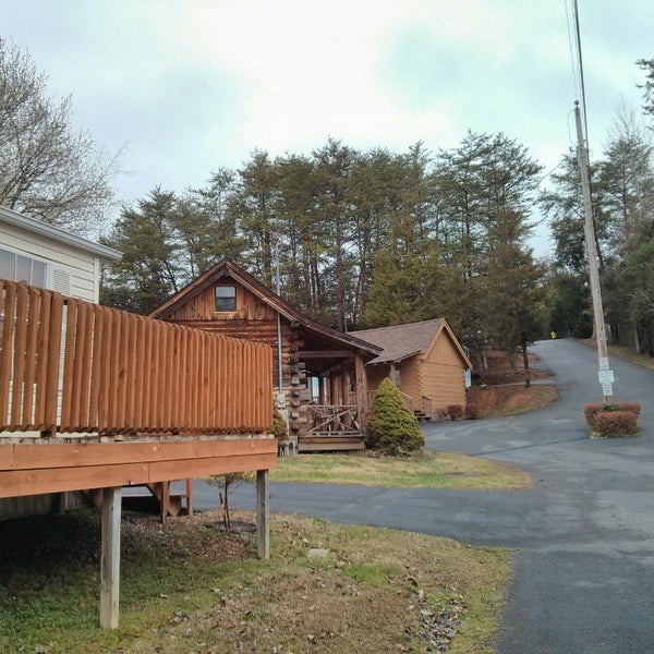 Das Foto wurde bei Mill Creek Resort von Toeybai M. am 3/18/2014 aufgenommen