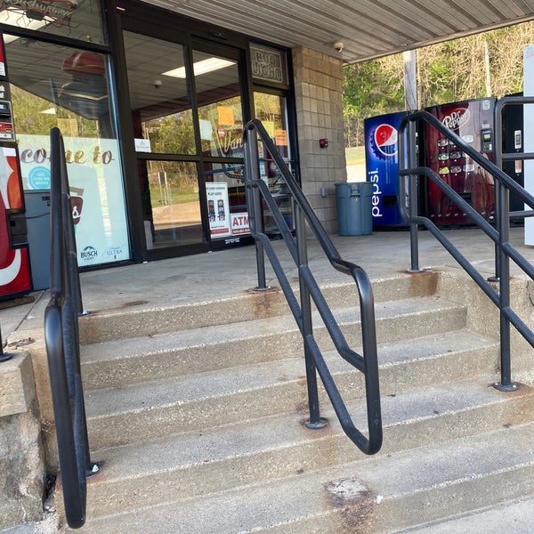 Van's Liquor Store East Dubuque, IL
