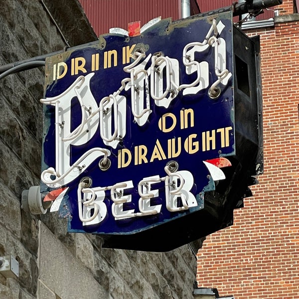 Foto tirada no(a) Potosi Brewing Company por Jesse G. em 10/3/2021