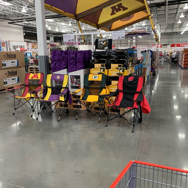 photos at costco warehouse store